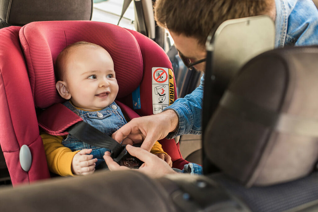 Sillas de bebé para coche. Los 10 consejos imprescindibles que debes de saber para su correcto uso.
