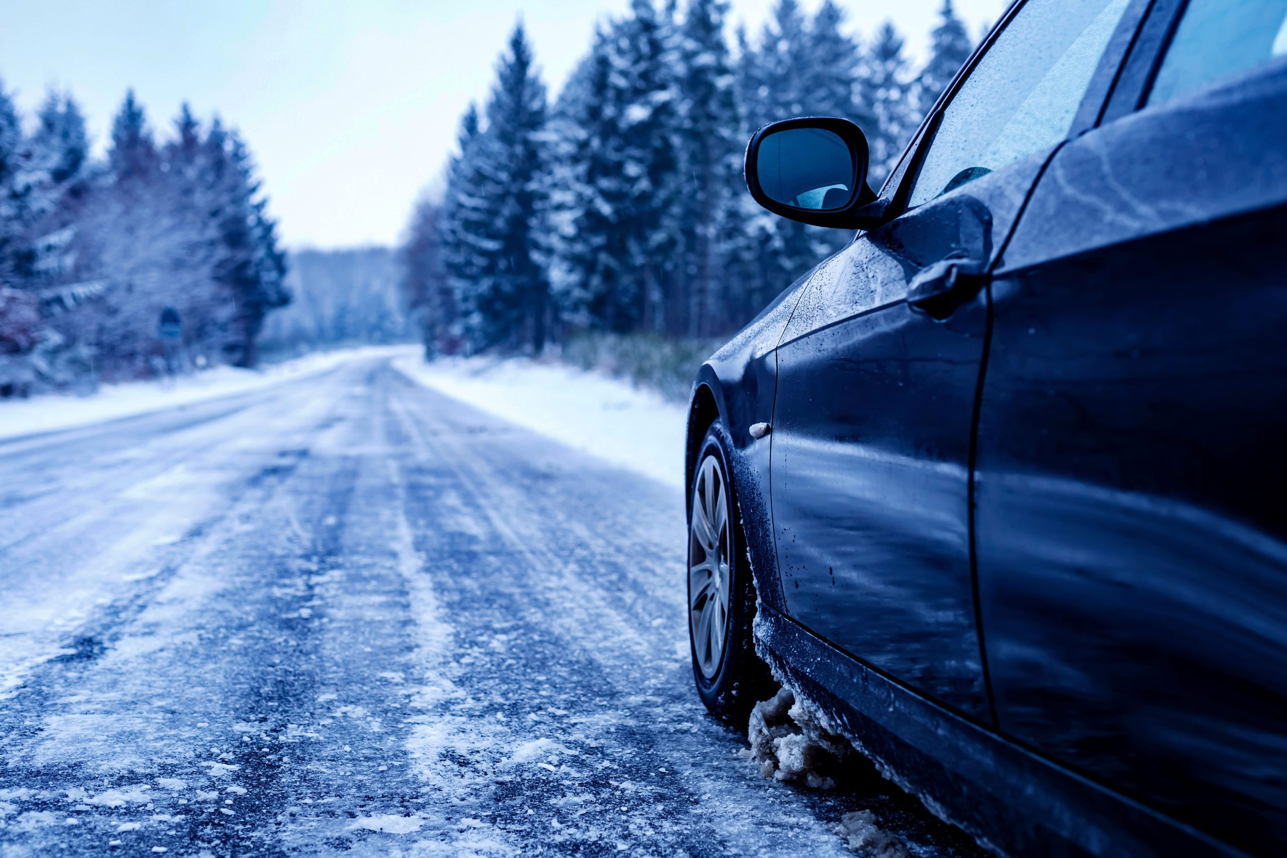 Cómo colocar las cadenas de tela para la nieve 